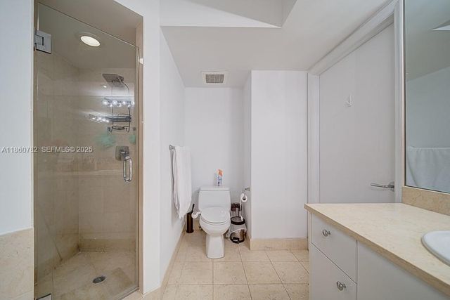 19900 E Country Club Drive 308, Aventura, FL 33180