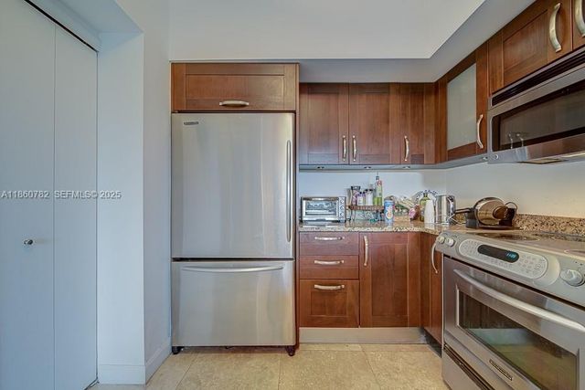19900 E Country Club Drive 308, Aventura, FL 33180