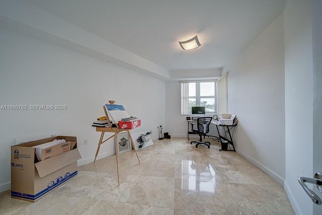 19900 E Country Club Drive 308, Aventura, FL 33180