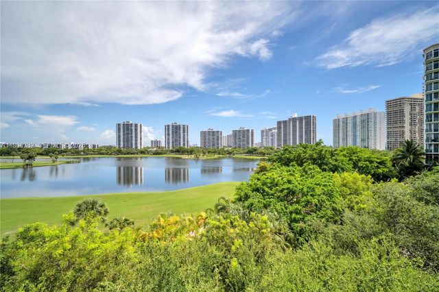 19900 E Country Club Drive 308, Aventura, FL 33180