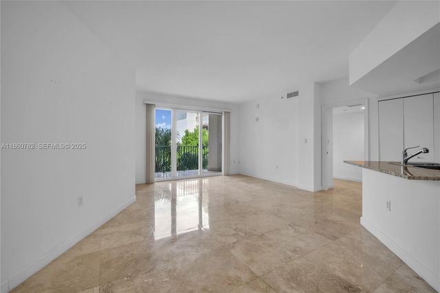 19900 E Country Club Drive 308, Aventura, FL 33180