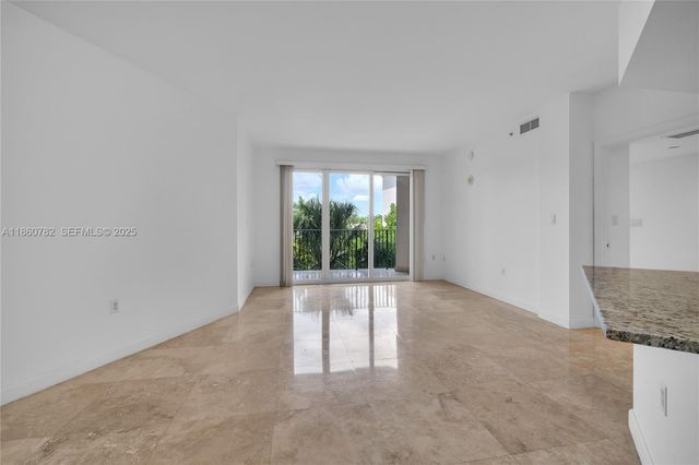 19900 E Country Club Drive 308, Aventura, FL 33180