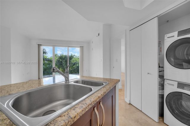 19900 E Country Club Drive 308, Aventura, FL 33180