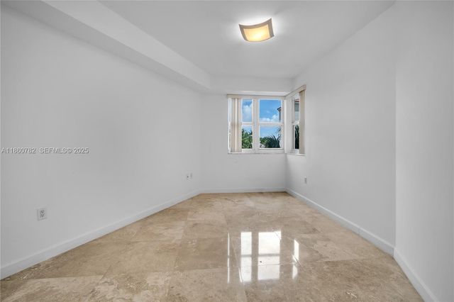 19900 E Country Club Drive 308, Aventura, FL 33180