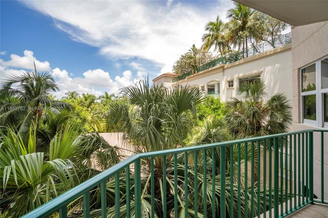 19900 E Country Club Drive 308, Aventura, FL 33180