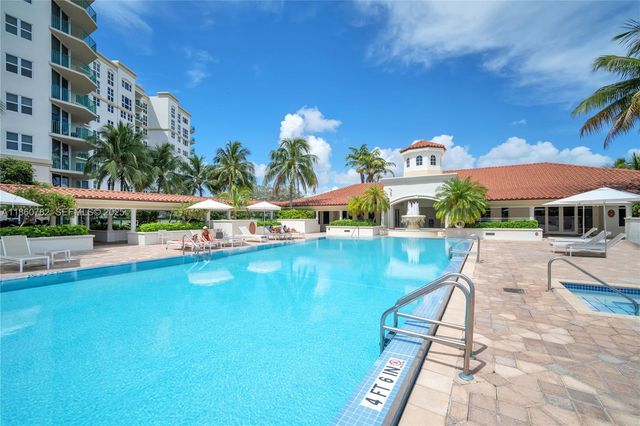 19900 E Country Club Drive 308, Aventura, FL 33180