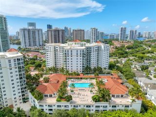 19900 E Country Club Drive 308, Aventura, FL 33180