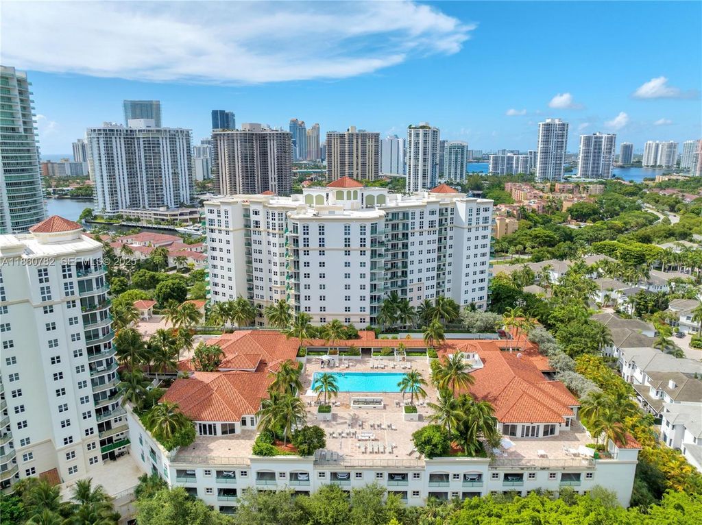 19900 E Country Club Drive 308, Aventura, FL 33180