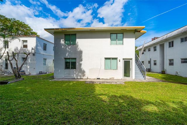 560 NE 63rd St, Miami, FL 33138