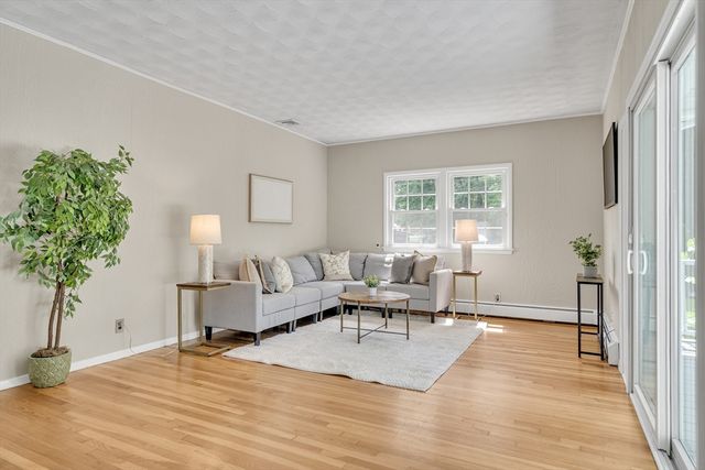 3 Cathy Rd, Burlington, MA 01803