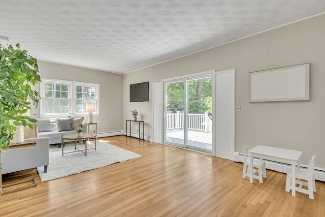 3 Cathy Rd, Burlington, MA 01803