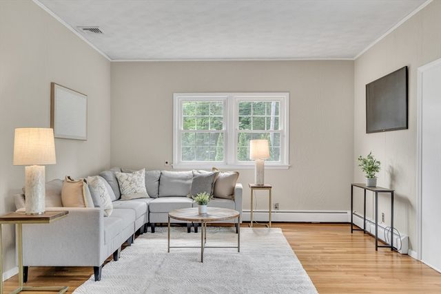 3 Cathy Rd, Burlington, MA 01803