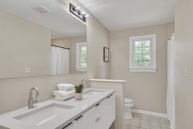 3 Cathy Rd, Burlington, MA 01803