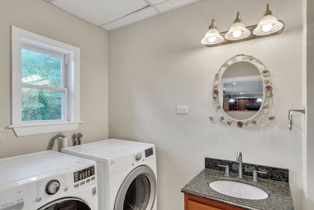 3 Cathy Rd, Burlington, MA 01803