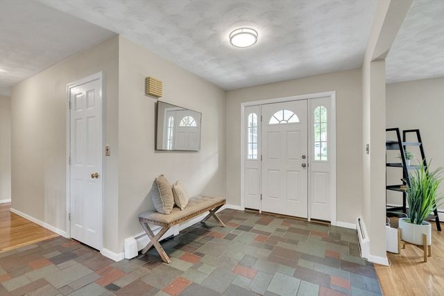 3 Cathy Rd, Burlington, MA 01803