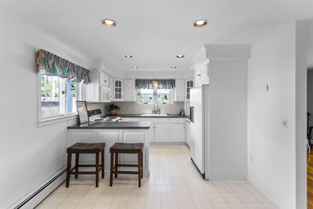 13 Wayside Drive, Bedford, NH 03110