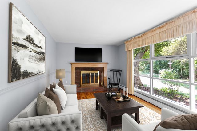 13 Wayside Drive, Bedford, NH 03110