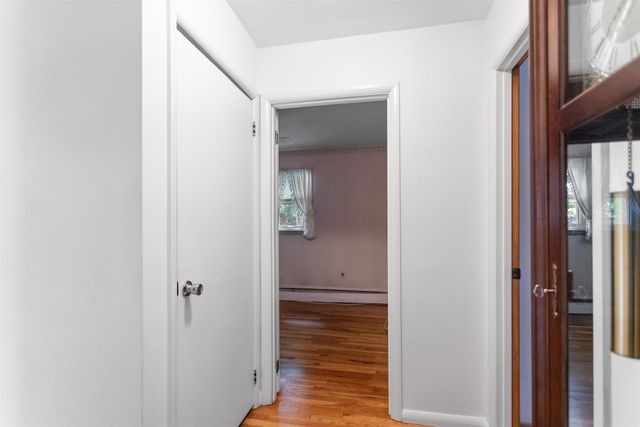 13 Wayside Drive, Bedford, NH 03110