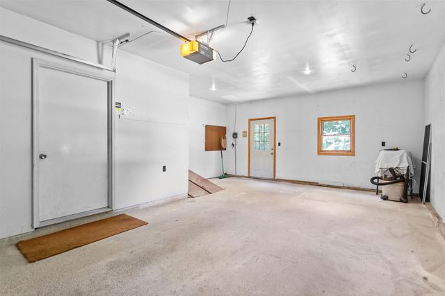 13 Wayside Drive, Bedford, NH 03110