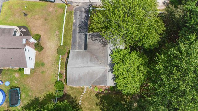 13 Wayside Drive, Bedford, NH 03110
