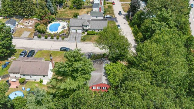 13 Wayside Drive, Bedford, NH 03110