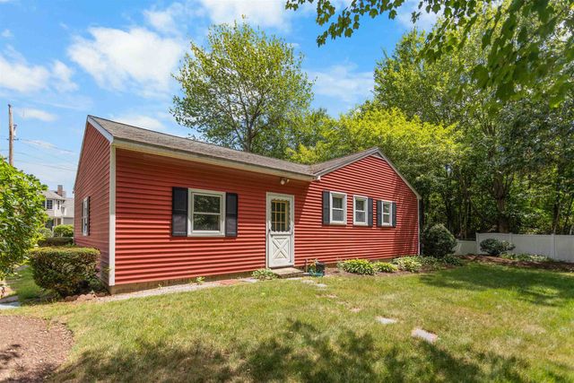 13 Wayside Drive, Bedford, NH 03110