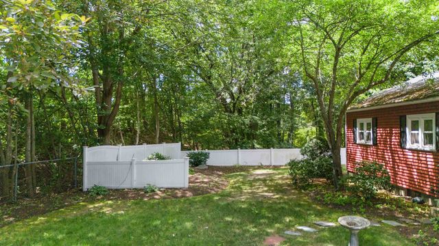 13 Wayside Drive, Bedford, NH 03110