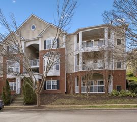 7005 Lenox Village Dr # 2, Nashville, TN 37211