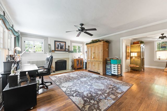 1330 W Park Avenue, Libertyville, IL 60048