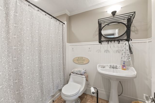 1330 W Park Avenue, Libertyville, IL 60048