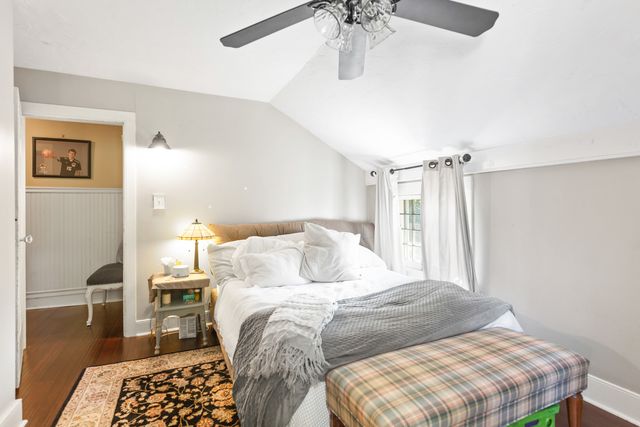 1330 W Park Avenue, Libertyville, IL 60048