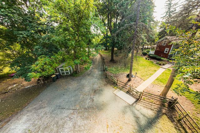 1330 W Park Avenue, Libertyville, IL 60048