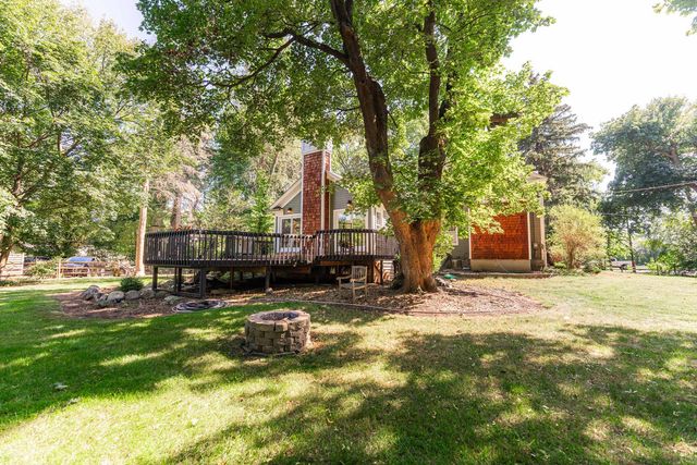 1330 W Park Avenue, Libertyville, IL 60048