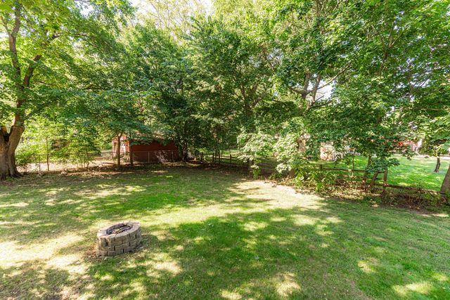 1330 W Park Avenue, Libertyville, IL 60048