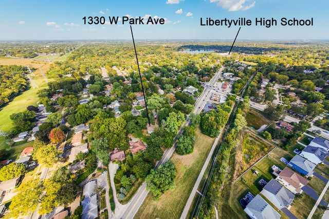 1330 W Park Avenue, Libertyville, IL 60048