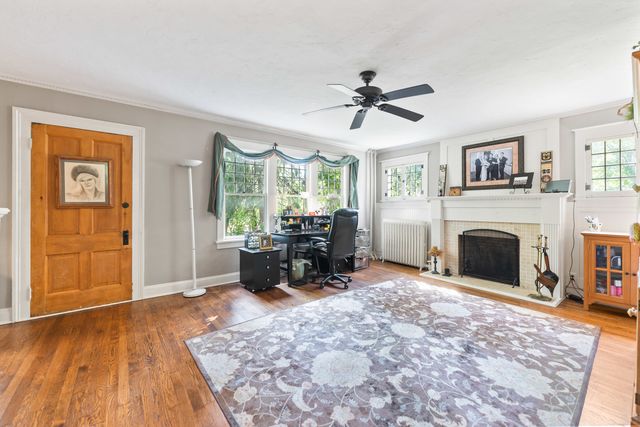 1330 W Park Avenue, Libertyville, IL 60048