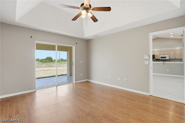 1011 Chadbourne AVE, Lehigh Acres, FL 33971
