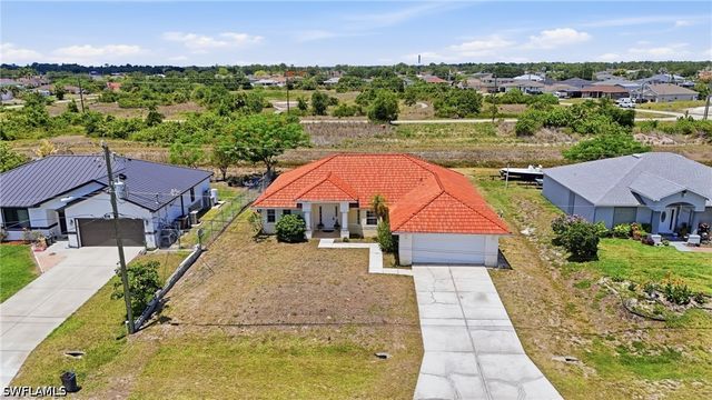 1011 Chadbourne AVE, Lehigh Acres, FL 33971