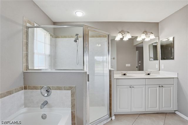 1011 Chadbourne AVE, Lehigh Acres, FL 33971