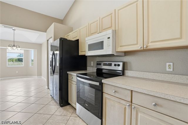 1011 Chadbourne AVE, Lehigh Acres, FL 33971