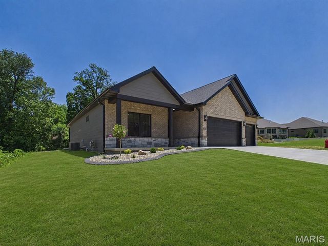 2279 Pelham Lane, Maryville, IL 62062