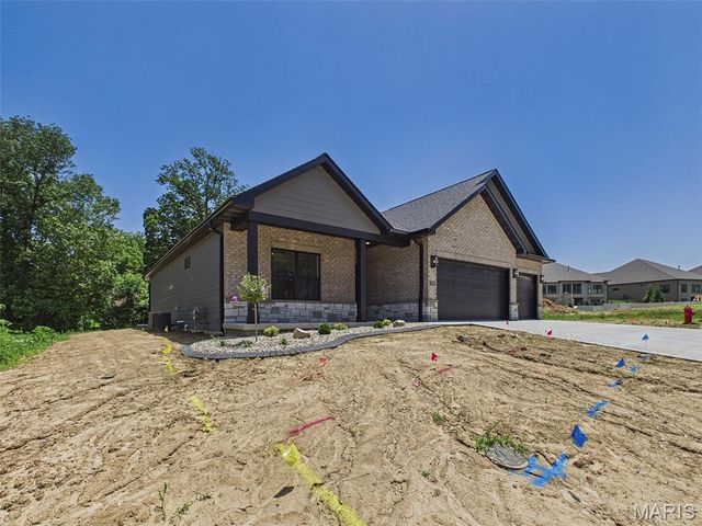 2279 Pelham Lane, Maryville, IL 62062