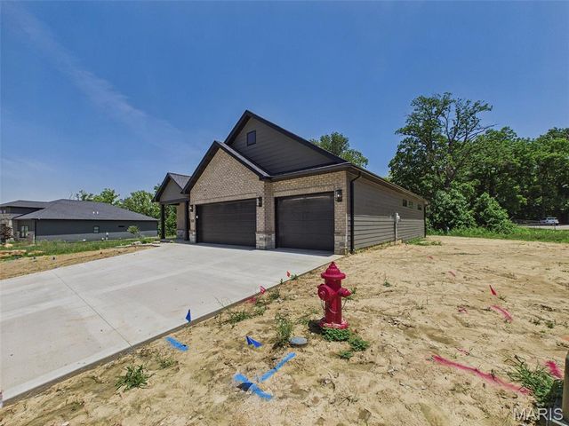 2279 Pelham Lane, Maryville, IL 62062