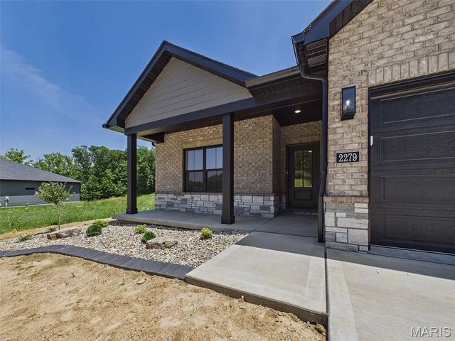 2279 Pelham Lane, Maryville, IL 62062