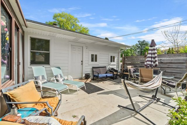 639 Meyer Court, Aurora, IL 60506