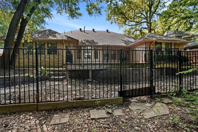 2620 Surrey Woods Road, Flower Mound, TX 75028