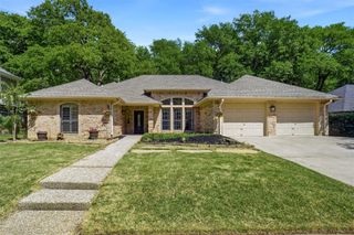 2620 Surrey Woods Road, Flower Mound, TX 75028