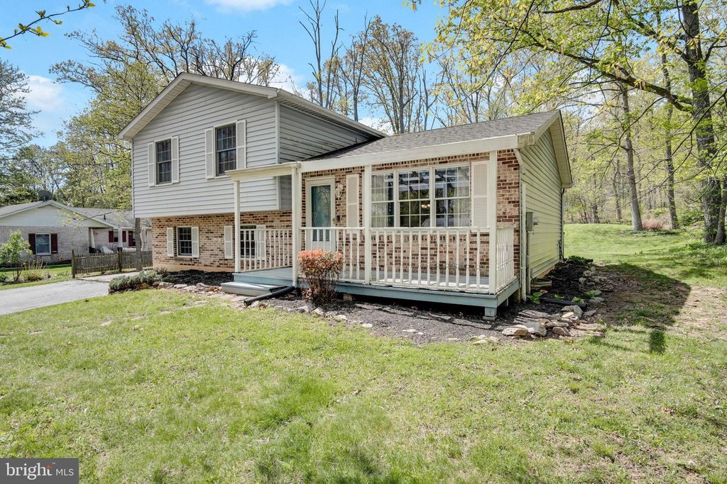 414 LITTLE JOHN DR, Dillsburg, PA 17019