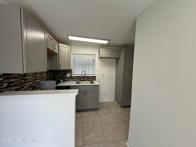 9037 WASHINGTON Avenue, Jacksonville, FL 32208