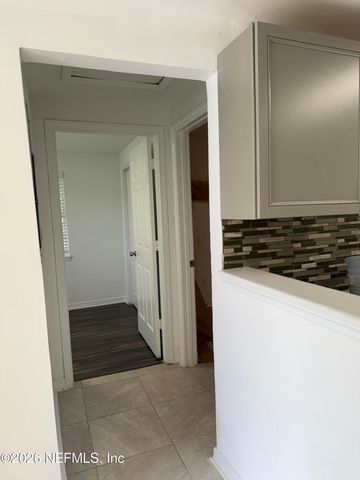 9037 WASHINGTON Avenue, Jacksonville, FL 32208